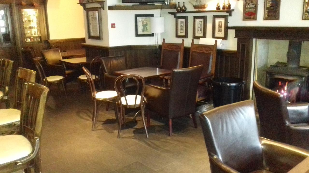 The Midway Bar & Guesthouse Dungloe Kültér fotó